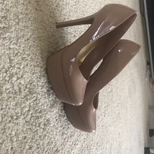 Nude Jessica Simpson heels